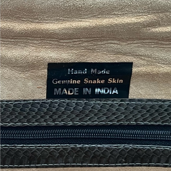 Genuine 🐍 snakeskin🐍 clutch/ Handmade in India/ Multiple inside pockets/ Brown - Picture 11 of 15